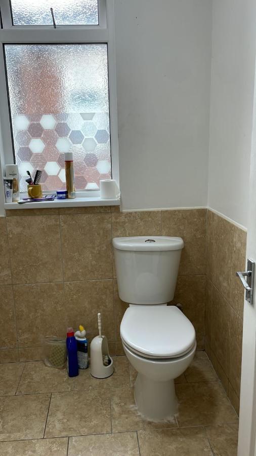 305 High Town Road Hostel Luton  Kültér fotó